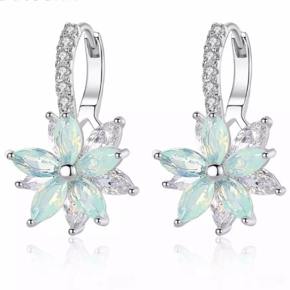 NEW💙💎STUNNING! MINT! DOUBLE🌸FLOWER EARRINGS💎💙 - Picture 2 of 8